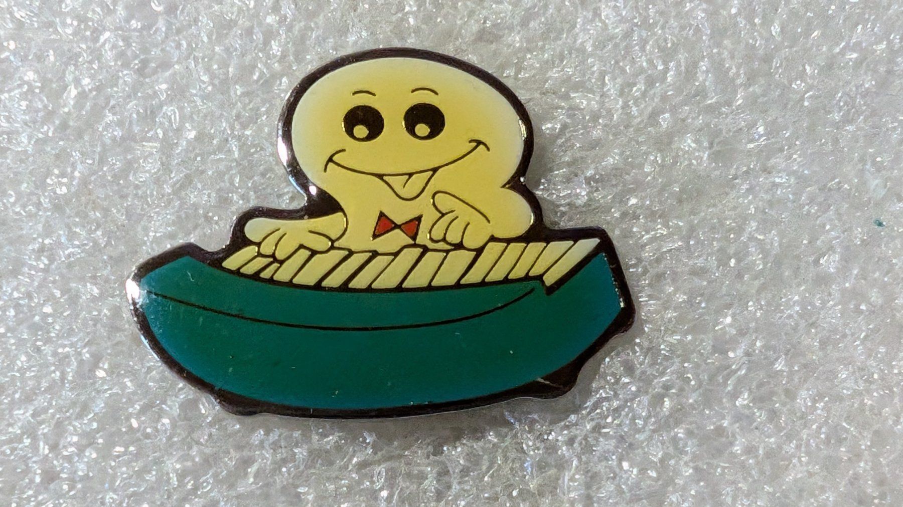 Plaketten & Abzeichen: Ansteckpin 223: Maga Bio – Gebraucht aus Oppligen von Pin-Fall-Shop
