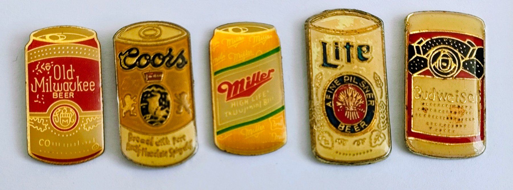 Plaquettes & Badges: 5  Bier Pins – D'occasion à Pfäffikon ZH par Colacity