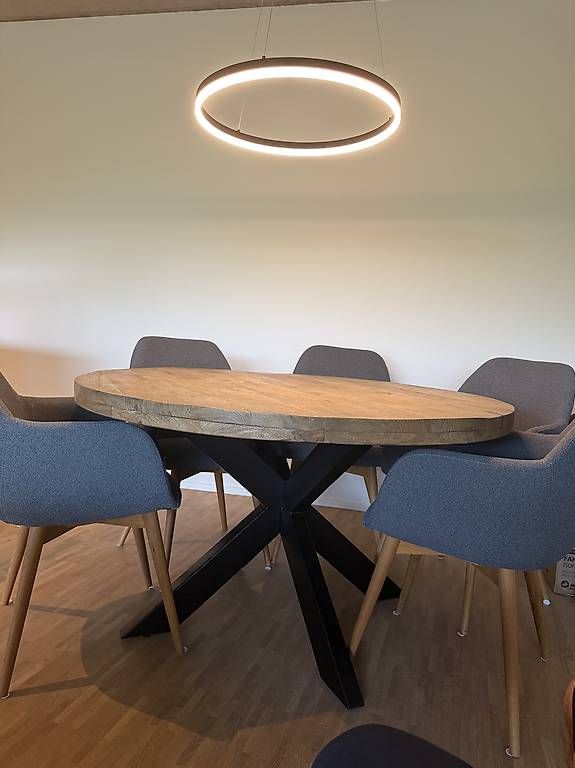 Tavoli: Runder Esstisch  modern & gemütlich – Usato da Windisch venduto da FranjoBarac 1