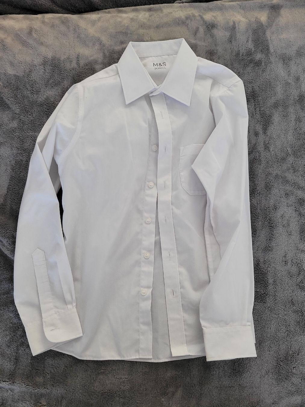 Camicie, T-shirt & Polo: 2 Chemises blanches garçon, taille 140. Comme neuve! – Usato da Zürich venduto da heldc 1