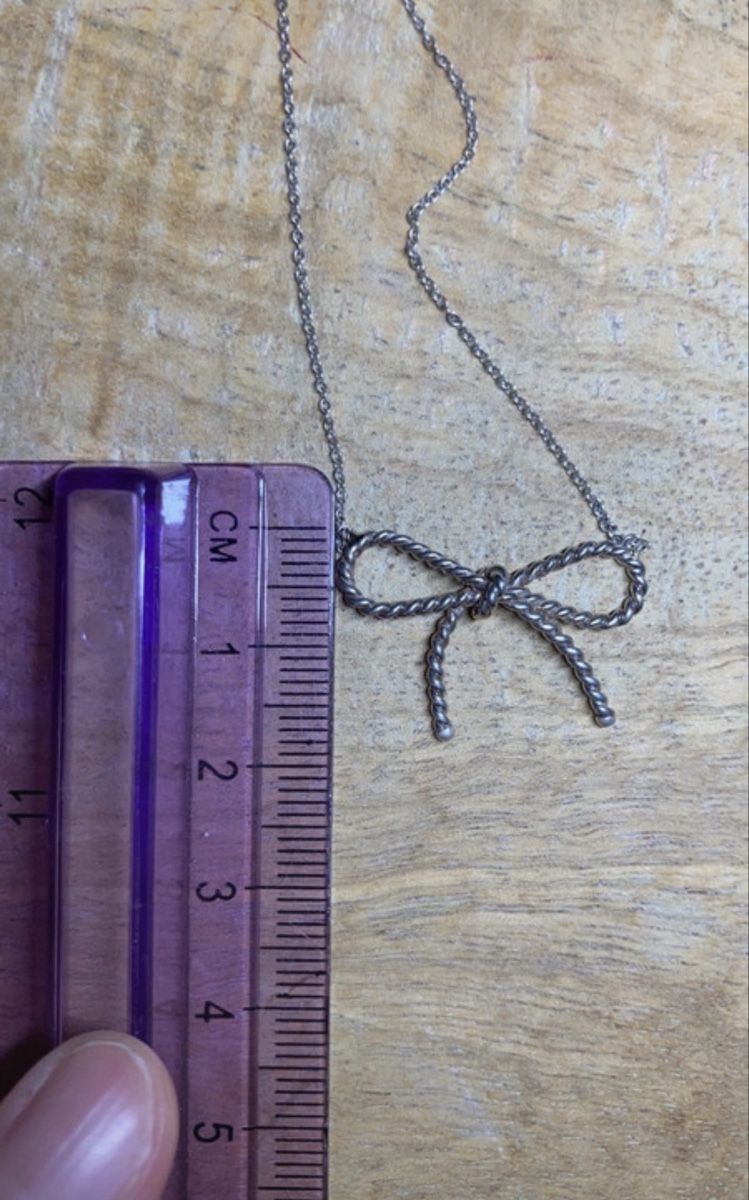 Tiffany & Co. Catenine: Girocollo Tiffany & Co fiocco argento – Usato da Baden venduto da LucyPeckam32 3