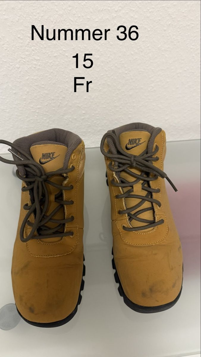 Nike Scarpe per ragazzi: Nike Kinderschuhe – Usato da BASEL venduto da NELLA26