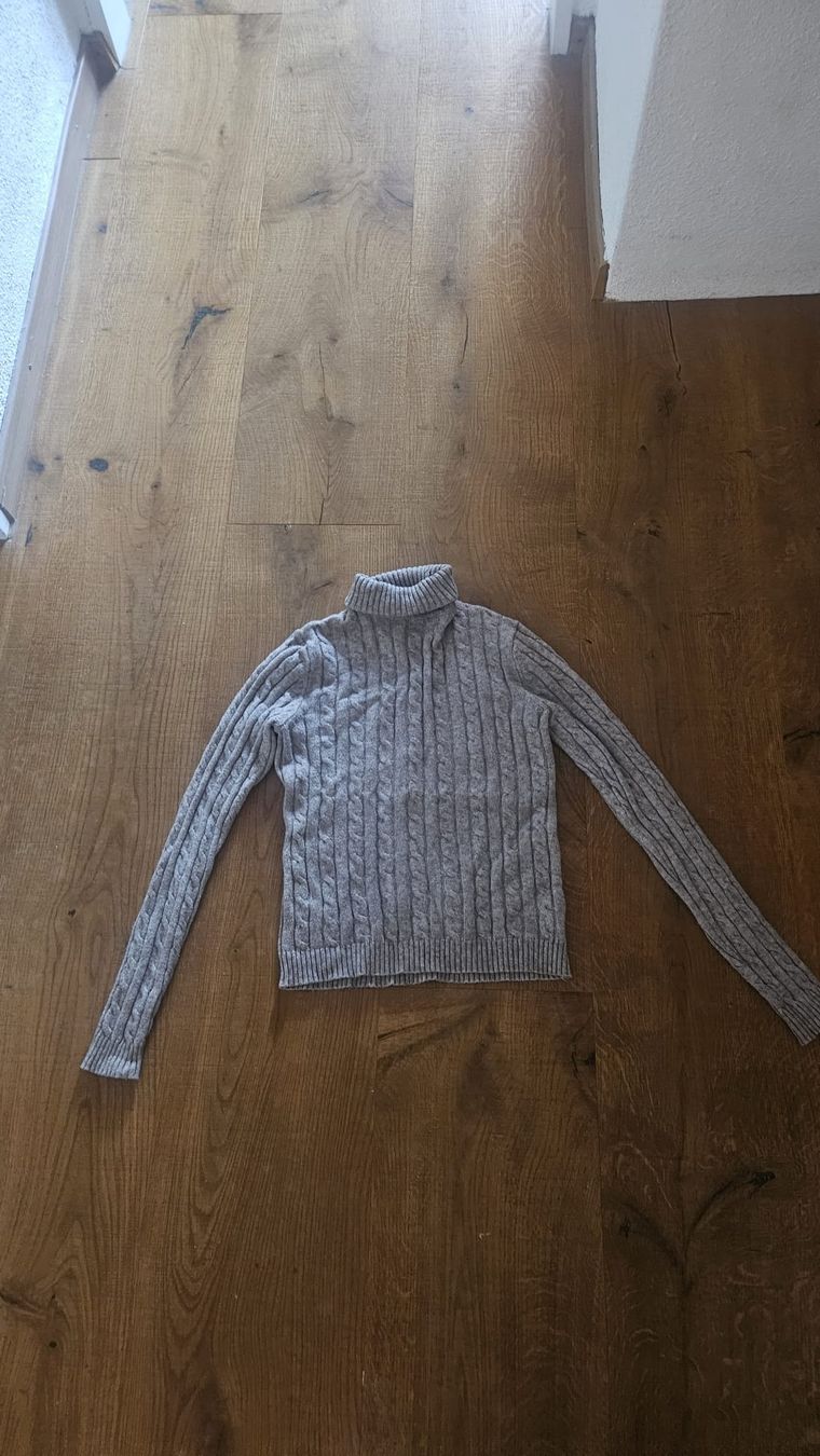 Pullover & Sweatshirts: Grau/ Brauner  Pullover mit Kragen – Neu (gemäss Beschreibung) aus Wil SG von cro_27r5 1