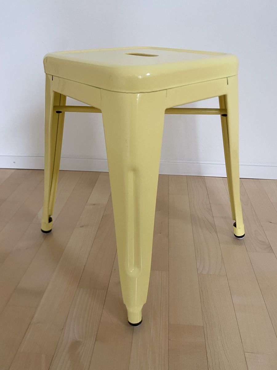 Sgabelli: pastellgelber Metallhocker – Usato da Walchwil venduto da Cooper2010 1