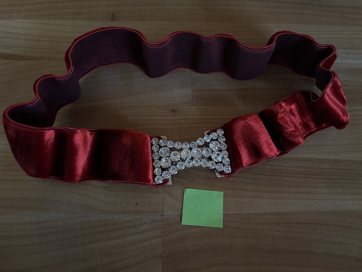 Cinture: Gürtel mit Strass / Elastikband – Usato da Rümlang venduto da BoutiqueMonique16