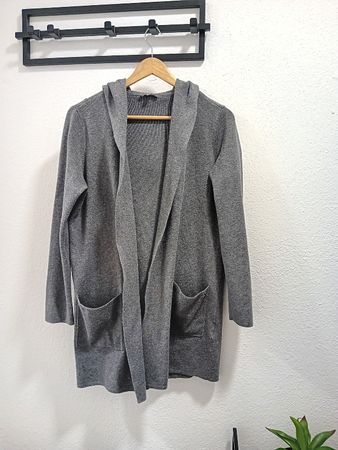 Wie neu Cardigan 36 c&a grau
