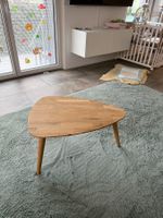 Couchtisch aus Massivholz (Eiche) – Skandinavisches Design –