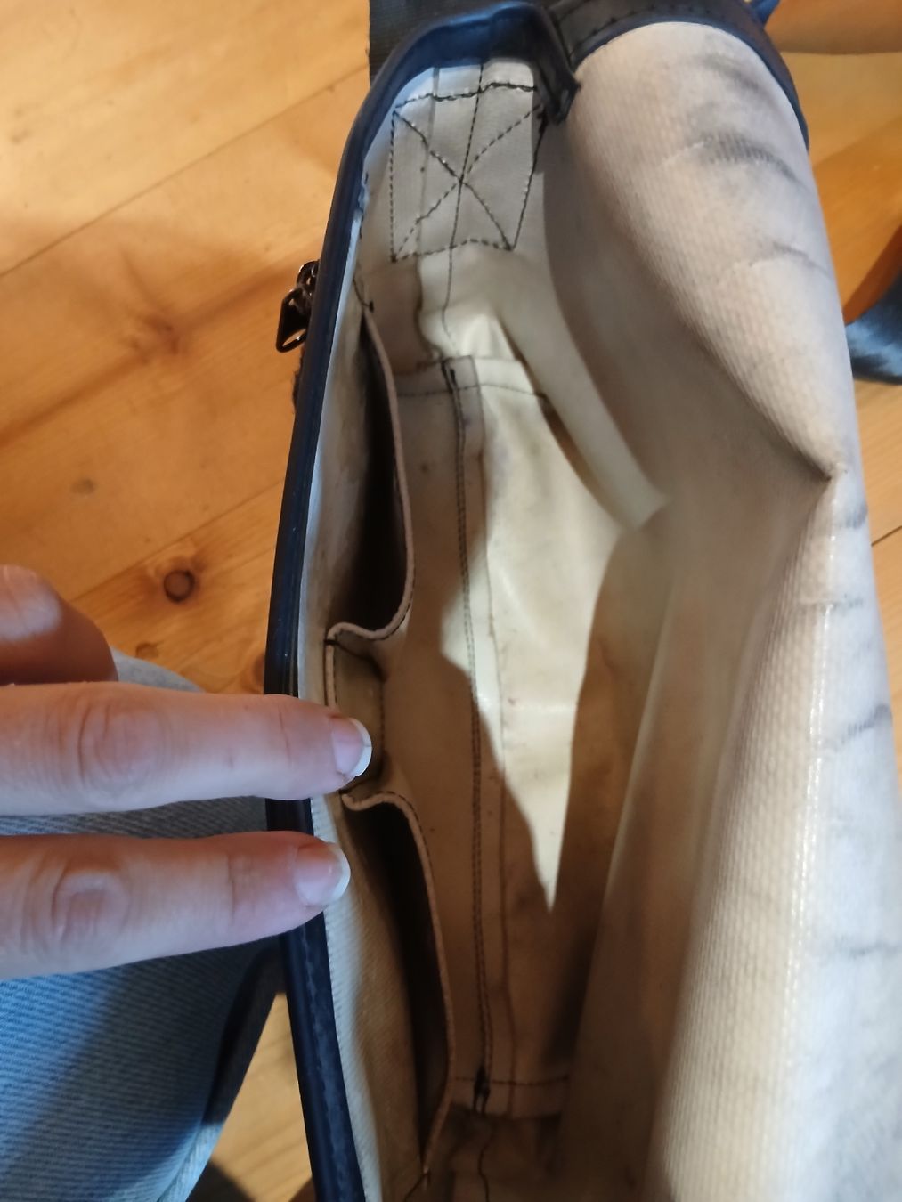 Freitag Borse: FREITAG  Messenger Bag KLEIN Blau/Weiss – Usato da Märstetten venduto da Chapep 5