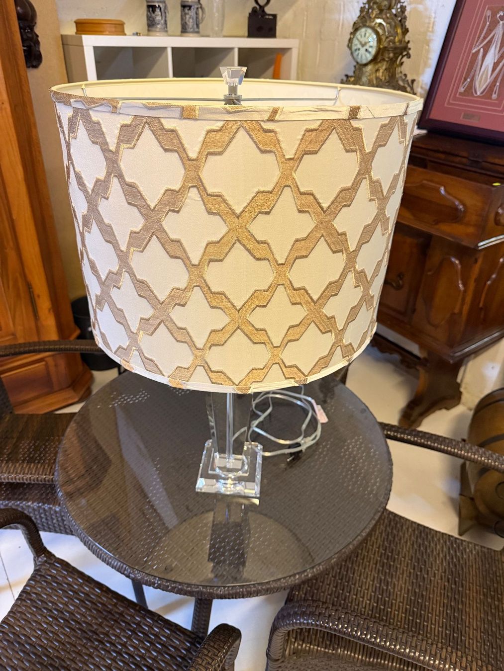 Lampade: Tischlampe mit Plexiglassockel – Usato da Ebikon venduto da Berku 1
