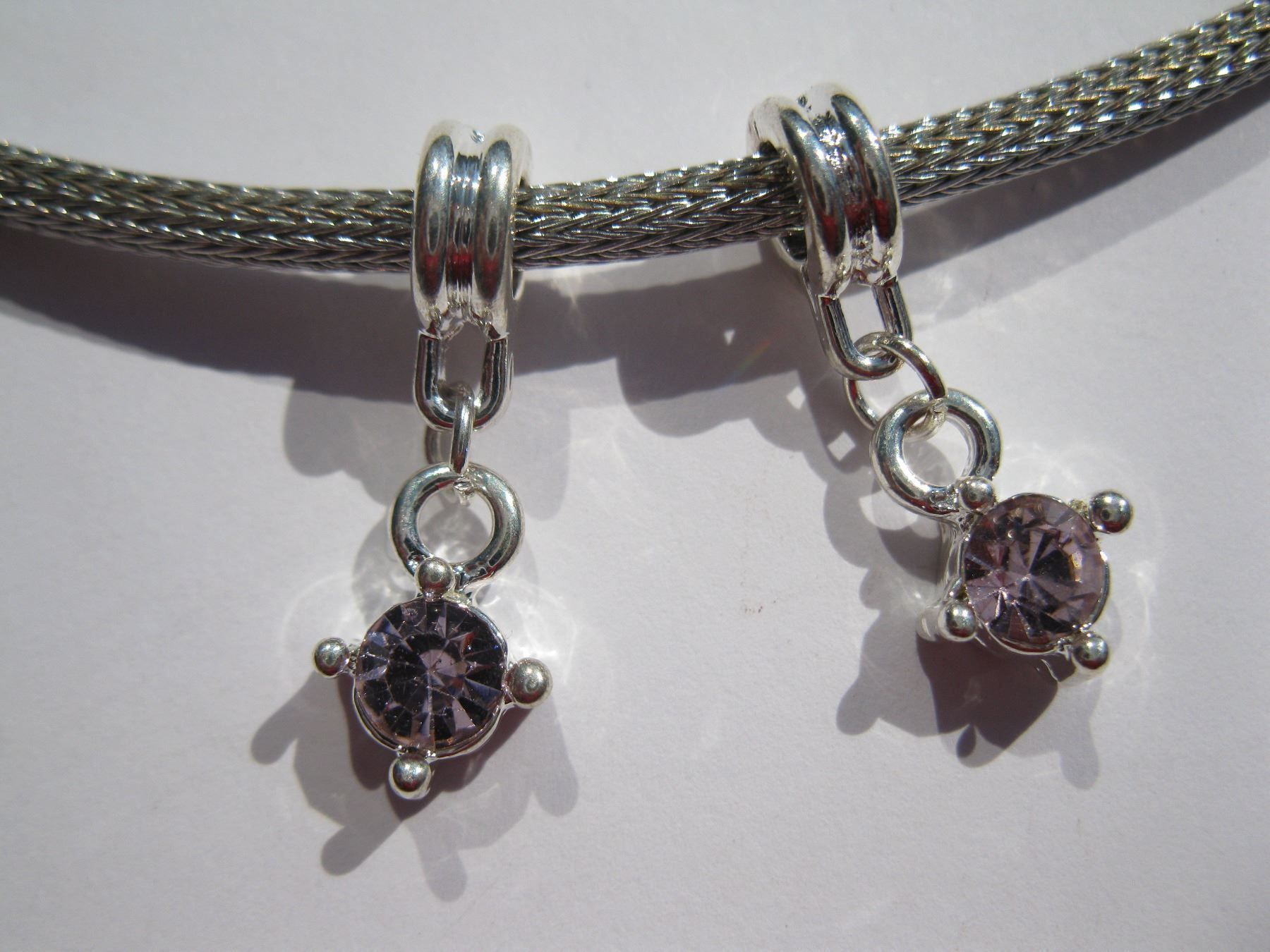 Ciondoli: 2 Anhänger, Dangle versilbert mit rosa Strasstein – Nuovo e nell'imballaggio originale da St. Margarethen TG venduto da LuanaKa 1