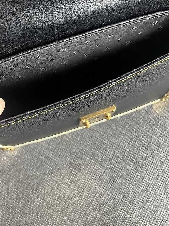 Louis Vuitton Borse da donna: Louis Vuitton vintage – Usato da Adliswil venduto da MinaMino 4