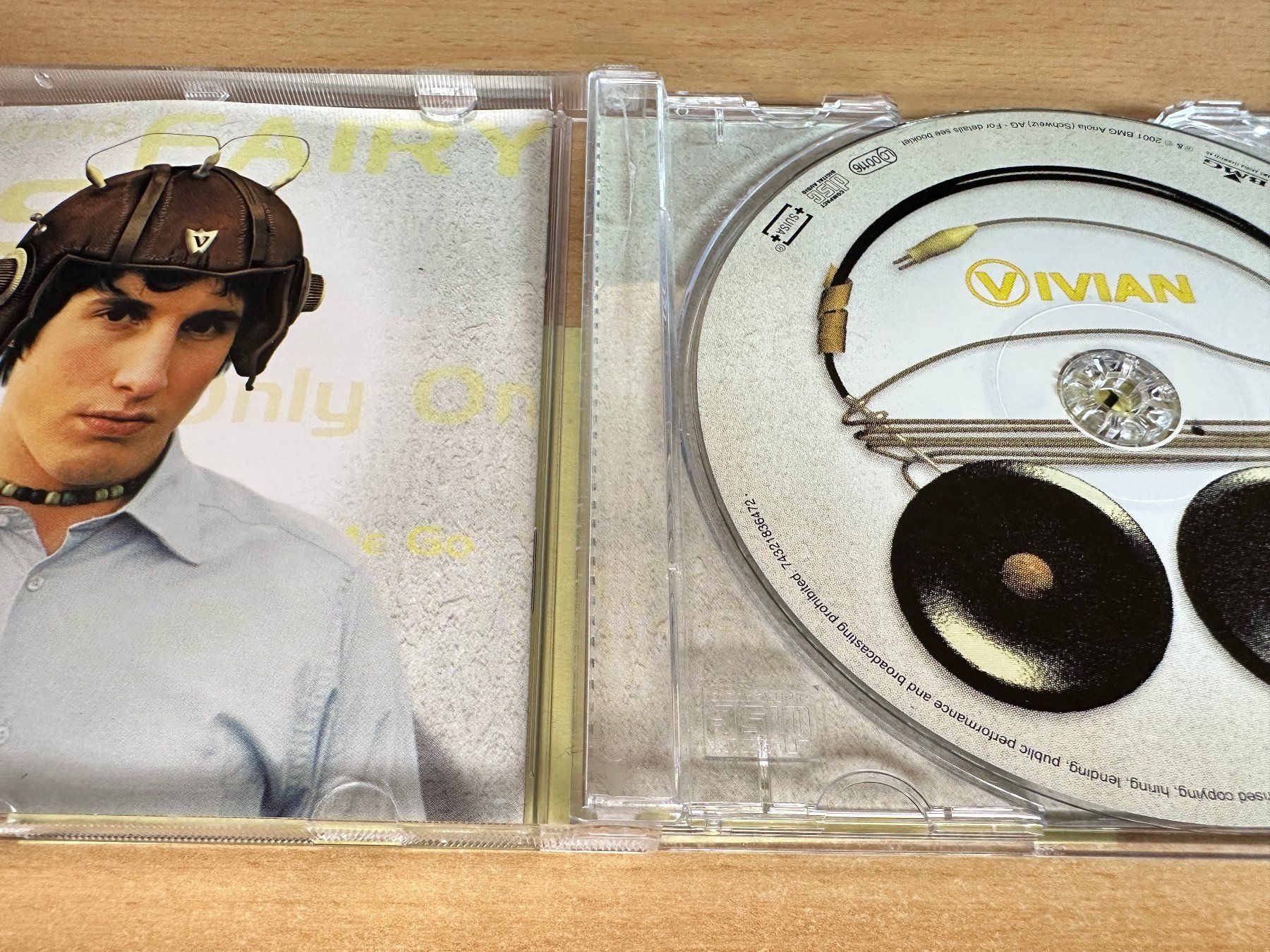 CDs: Vivian – V – Gebraucht aus Rikon im Tösstal von Alpenmutz 2