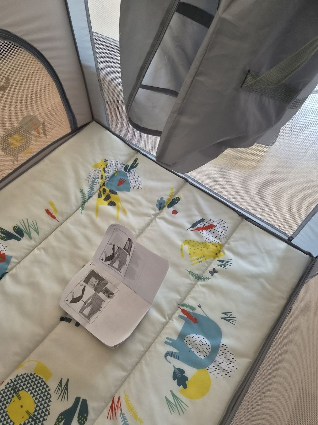Parcs & barrières de sécurité: Parc de voyage  – D'occasion à Bex par Boxy03 2