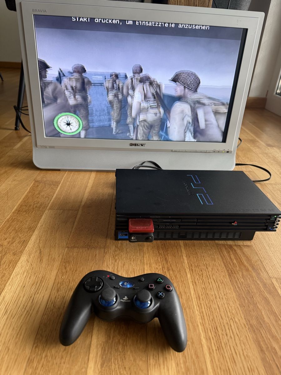 Sony Konsolen: Sony PS2 Fat SCPH-50004 + Logitech Wireless + 2 Spiele – Gebraucht aus Fehraltorf von Lenal01 1