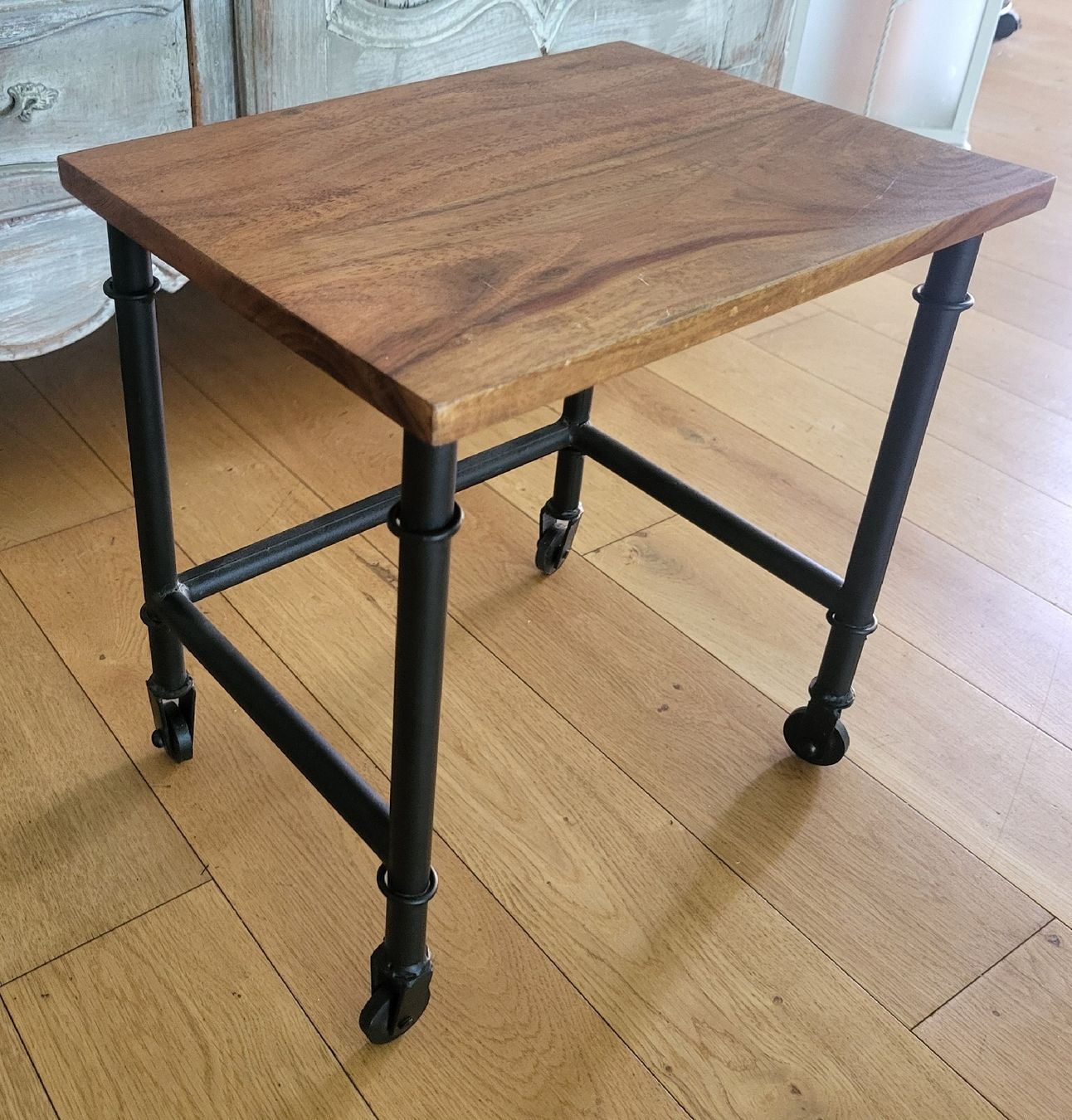 Tables: Kleinmöbel Industri Look Blumentischli – Neuf (Voir description) à Gutenswil par ghekko88 3