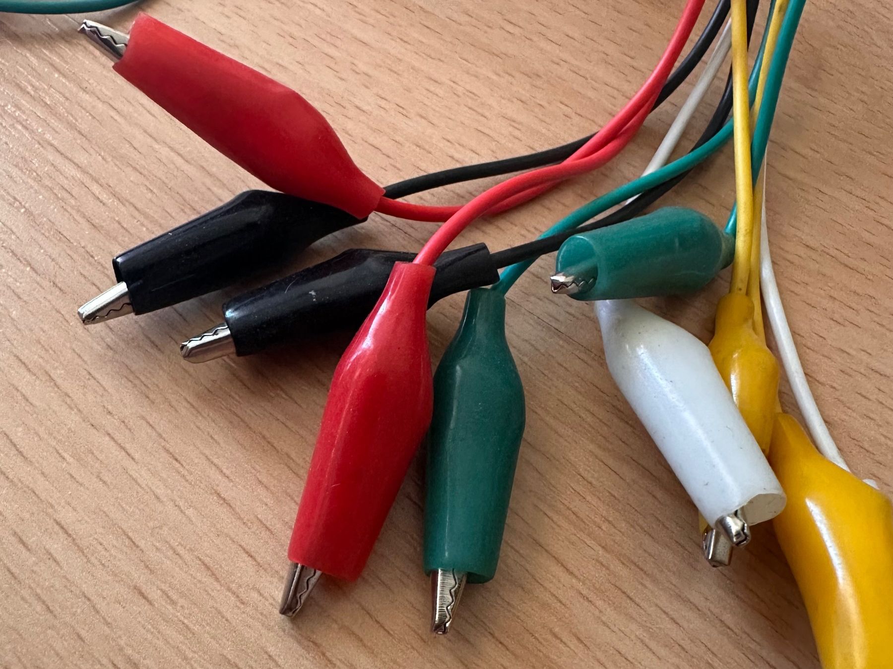 Componenti elettronici: Messleitungen mit Krokodilklemmen – Usato da Chur venduto da coskun 1