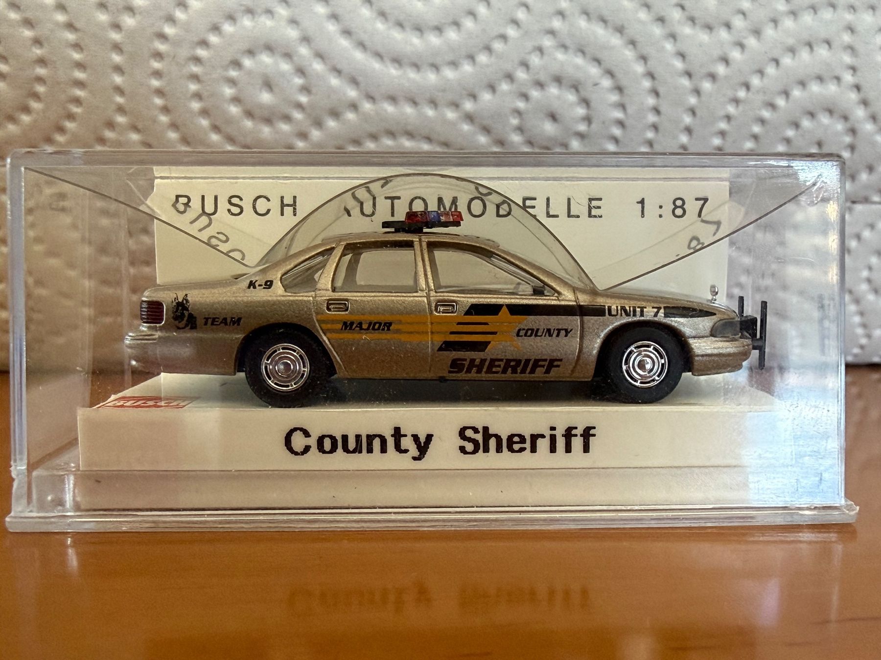 Busch Modellini d'auto: Busch US County Shérif 1/87 – Nuovo e nell'imballaggio originale da Morrens VD venduto da YannD02 1