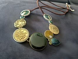 Collana donna boho ciondoli fantasia verde oro cuoio