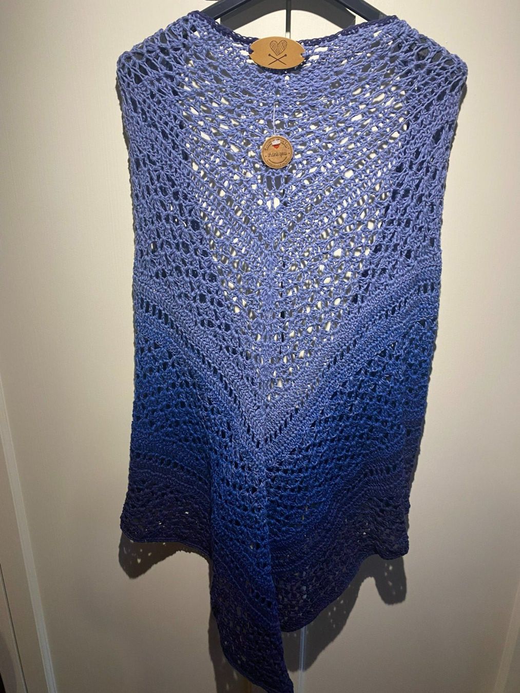 Foulard & Sciarpe: DREIECKSTUCH HANDGESTRICKT BLAU – Nuovo e nell'imballaggio originale da Meienried venduto da ManuelaBoutique 5