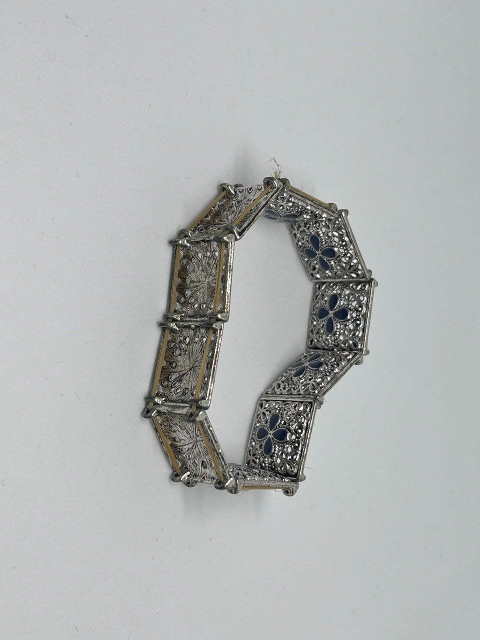 Bracciali & Braccialetti: Bracciale elastico di bigiotteria a placche argentate – Usato da Giubiasco venduto da LorisVale 8