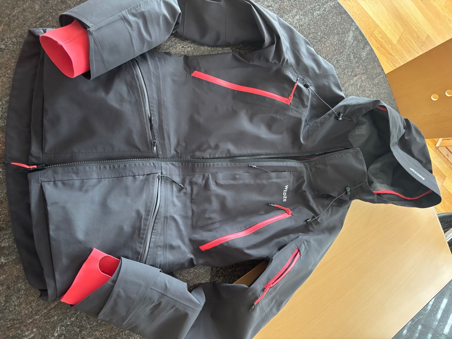 Decathlon Jacken: Decathlon Hardshelljacke Gr.XS – Neu (gemäss Beschreibung) aus Hasliberg-Hohfluh von hasliberg79