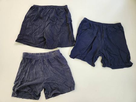 Kurze Stoffhosen / Shorts