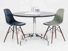 Vitra Segmented Table von Charles & Ray Eames