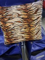 Zierkissen Tigerfellmuster guter Zustand