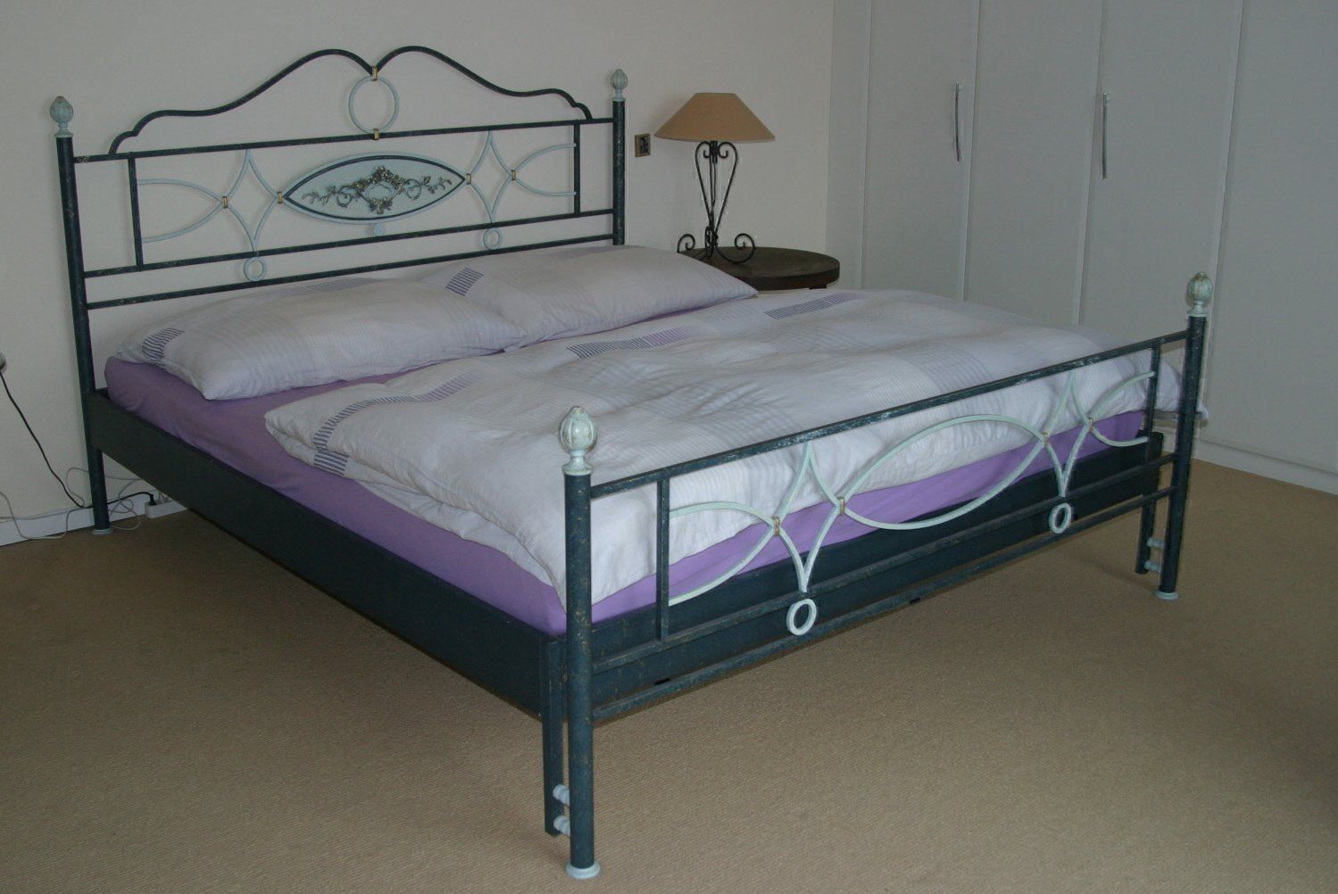 Betten: Bett m. 2 L.Rost 180 x 200 cm – Gebraucht aus Weggis von Prinz49