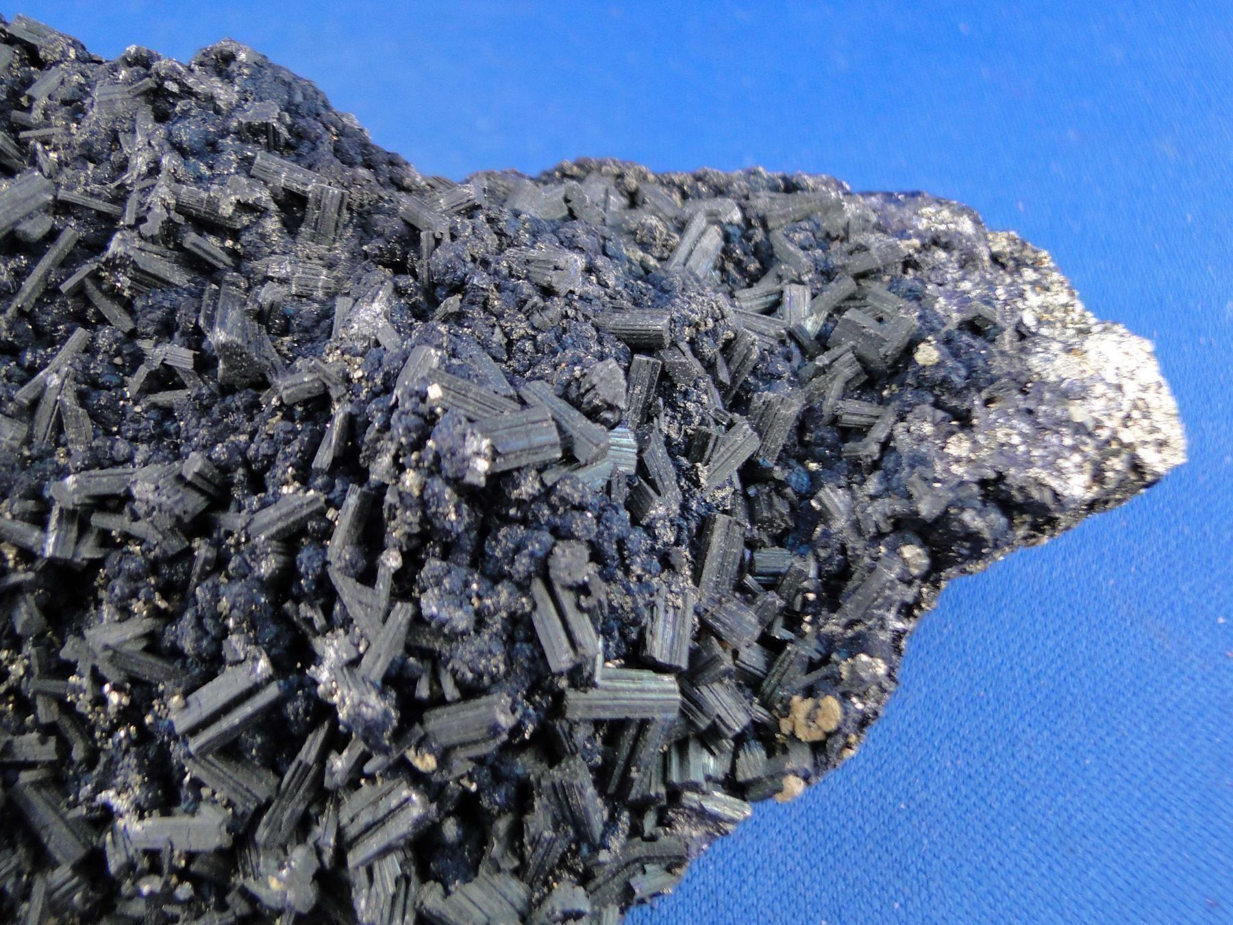 Minerali & Pietre curative: Bournonite auf Sulphiden – Usato da Schinznach Bad venduto da Demerald 4