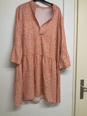 Kleid mit Leo Muster Grösse XL neu
