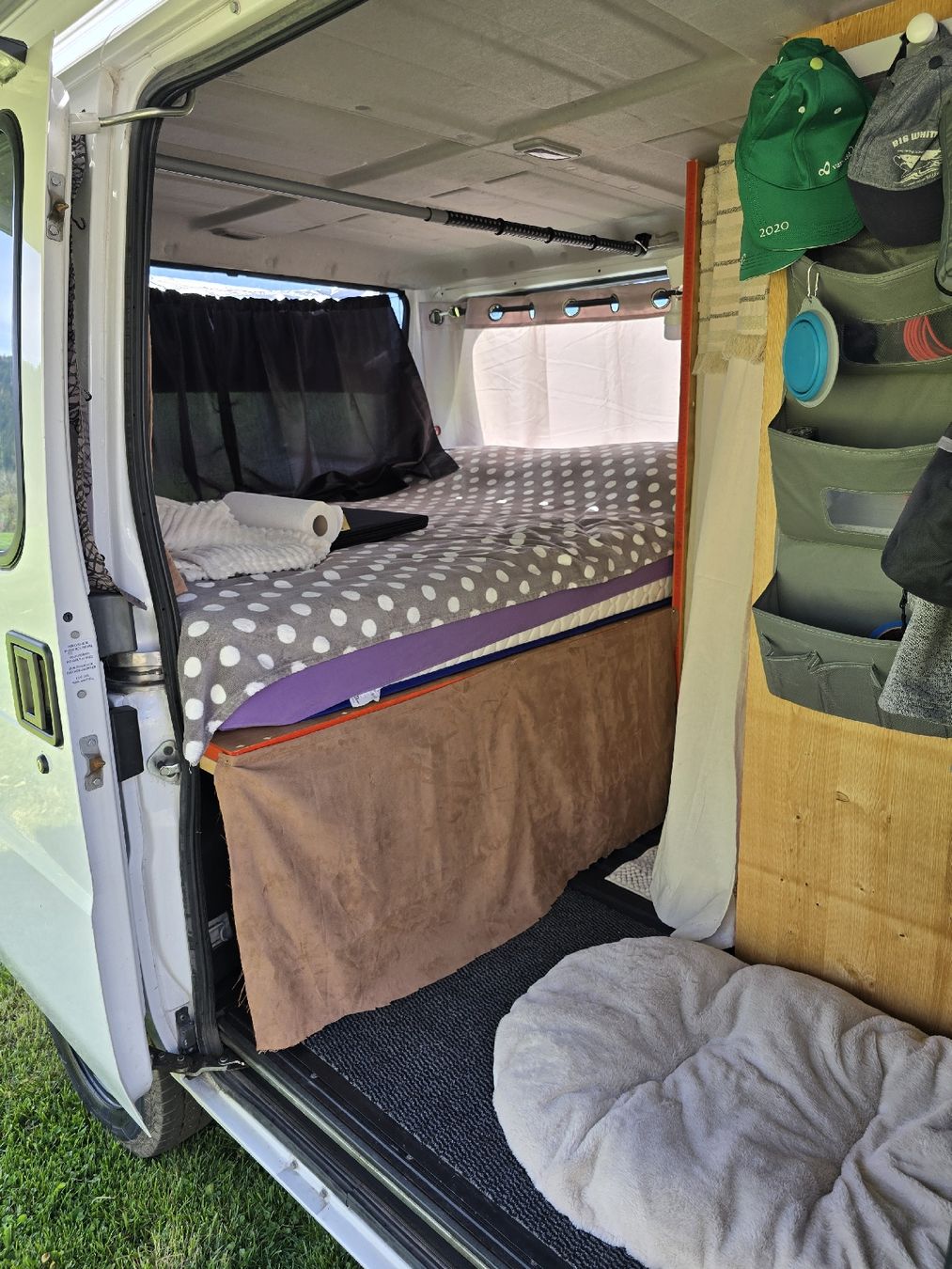 Véhicules de camping: vanne aménagé 164000 kilomètres – D'occasion à Couvet par Pnobsy25 8
