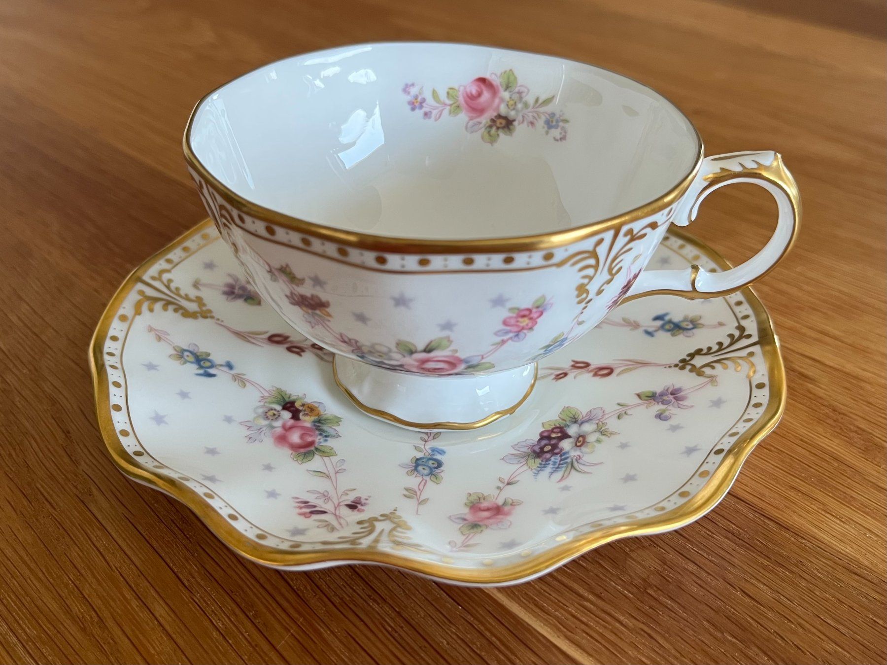 Tazze: Royal Crown Derby Tasse mit Unterteller – Nuovo (secondo la descrizione) da Schwerzenbach venduto da b00nb00n