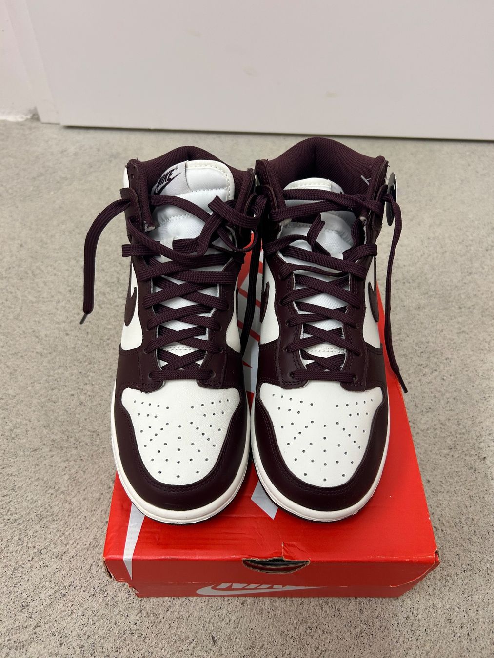 Nike Scarpe da uomo: Nike Dunk High Burgundy Crush – Nuovo e nell'imballaggio originale da St.Gallen venduto da y.vrn1 2