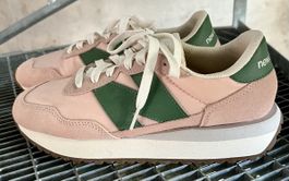 Sneaker von New Balance in Rosa und Grün