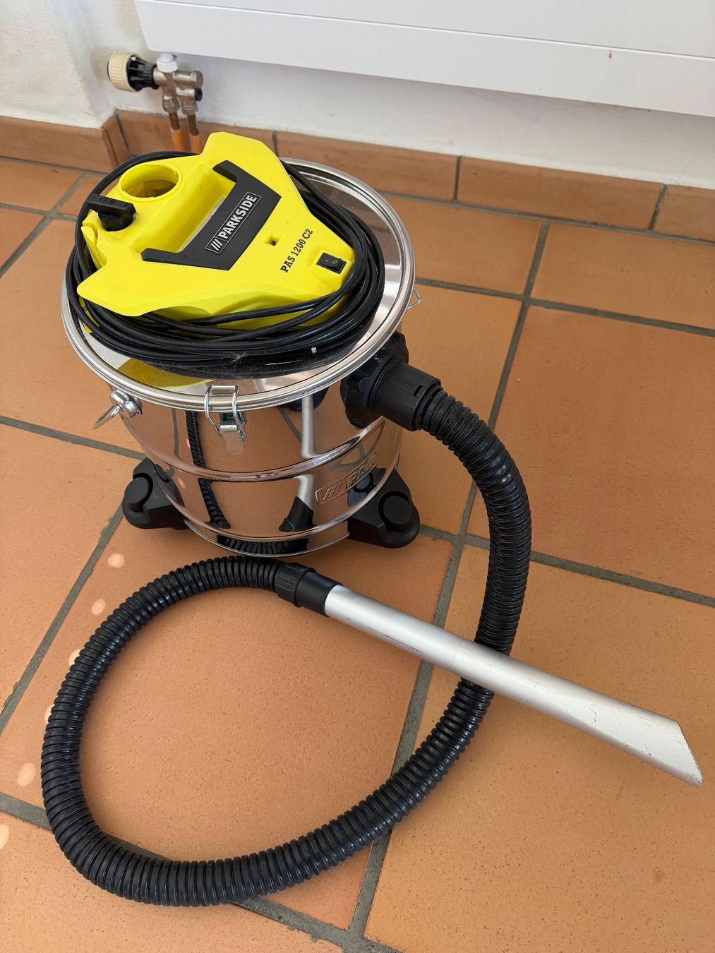 Parkside Aspirapolveri & Accessori: Parkside PAS 1200 C2 Aschensauger – Usato da Oberägeri venduto da kaitanja 1