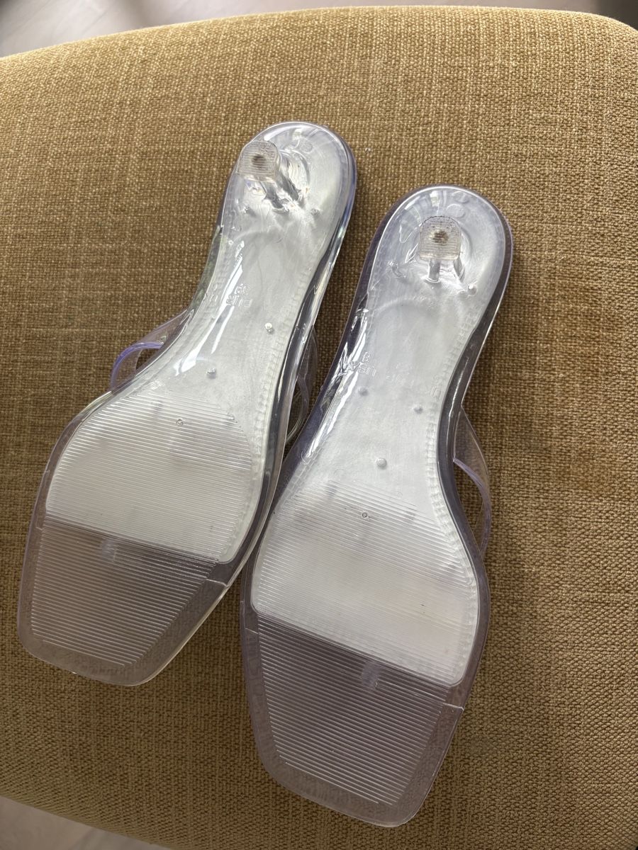 Scarpe da donna: Transparent kitten Heel Flip-Flops – Nuovo (secondo la descrizione) da Nyon venduto da My_wardrobe 4