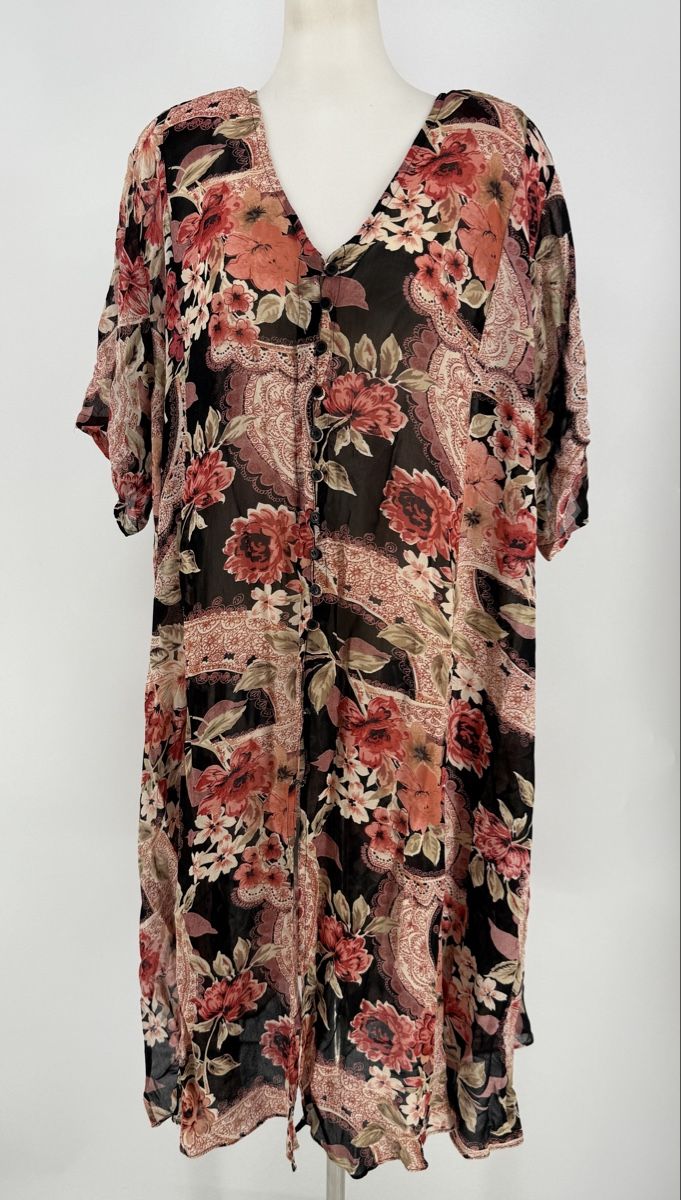 Robes: Kleid mit Blumenmuster Gr. 50/52 – D'occasion à Auenstein par moin.