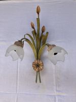 Dekorative Wandleuchte im floralen Design