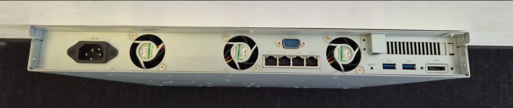 Synology Server: Synology RS820+ NAS Rackstation – Usato da Courtételle venduto da manu0987 2