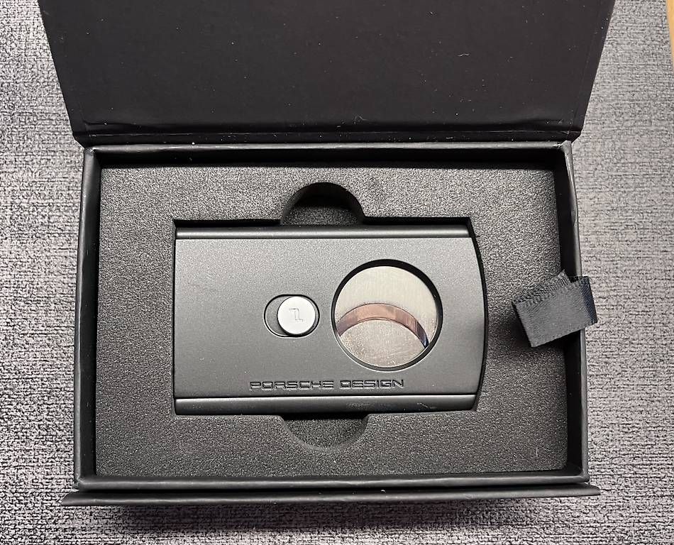 Sigari: Porsche Design Cigar Cutter/Zigarrenschneider – Nuovo (secondo la descrizione) da Möriken AG venduto da tatitata 1