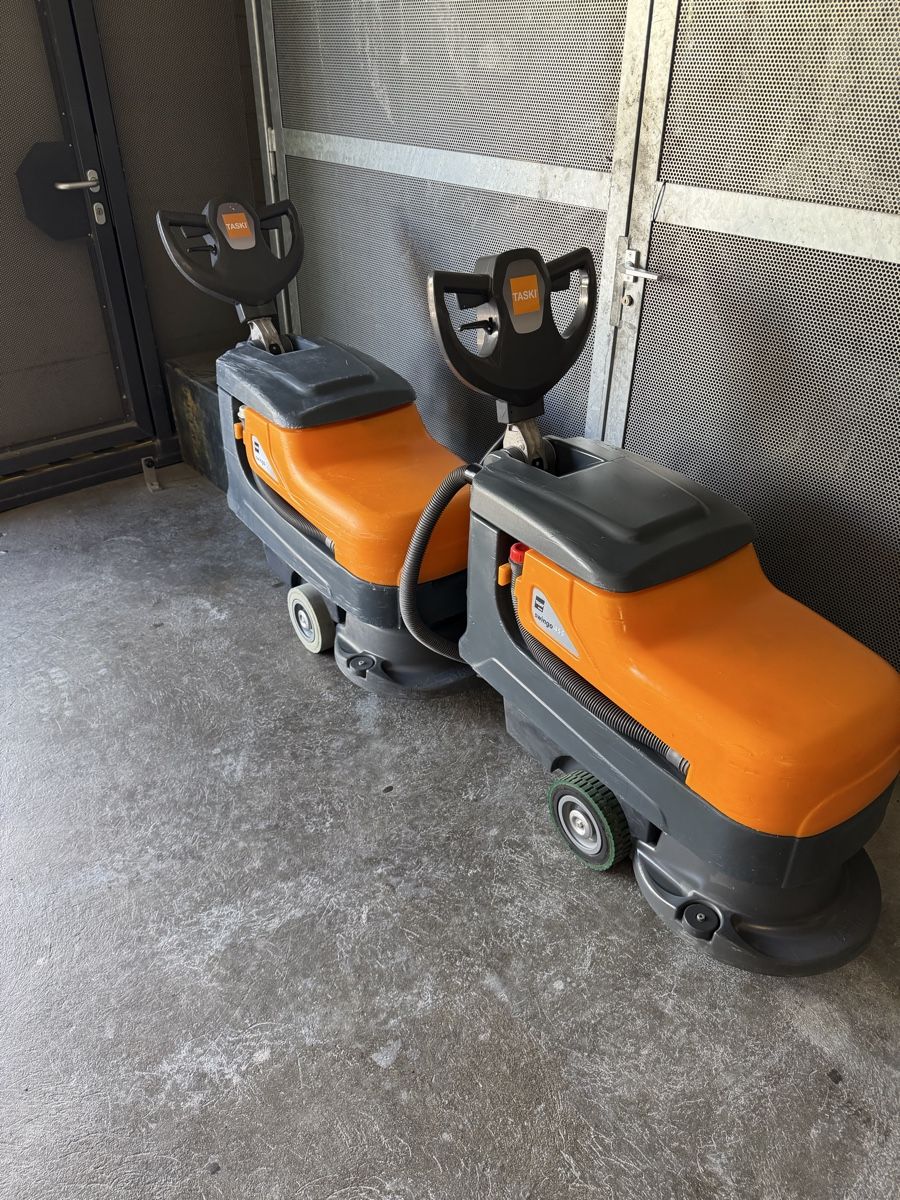 Toutes les machines: TASKI Swingo 455 B  – D'occasion à Grenchen par daj_d7l2 3