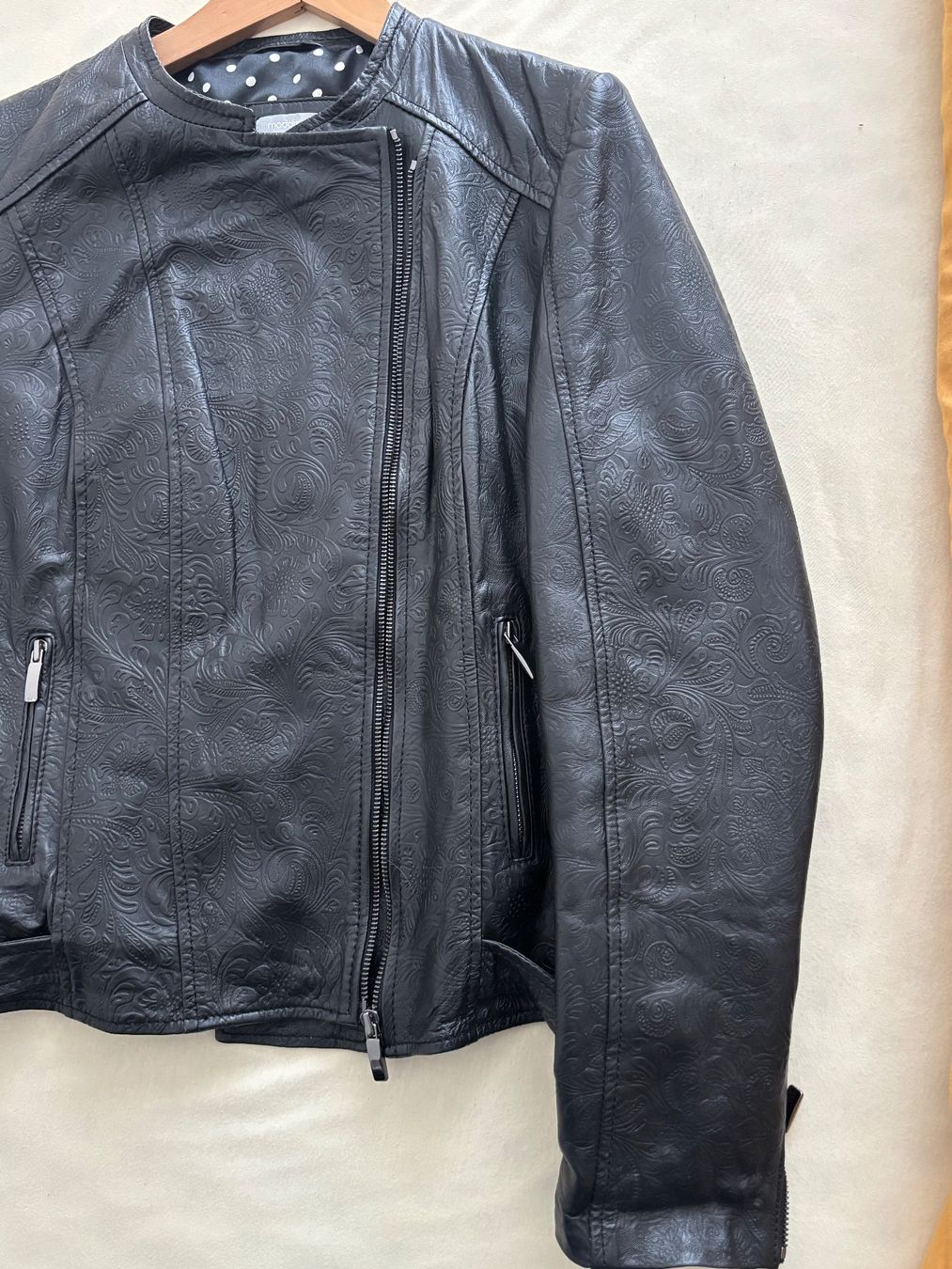 Giacche: Veste en cuir NEUVE taille 40 – Nuovo e nell'imballaggio originale da Cossonay-Ville venduto da ale_k9mh 2