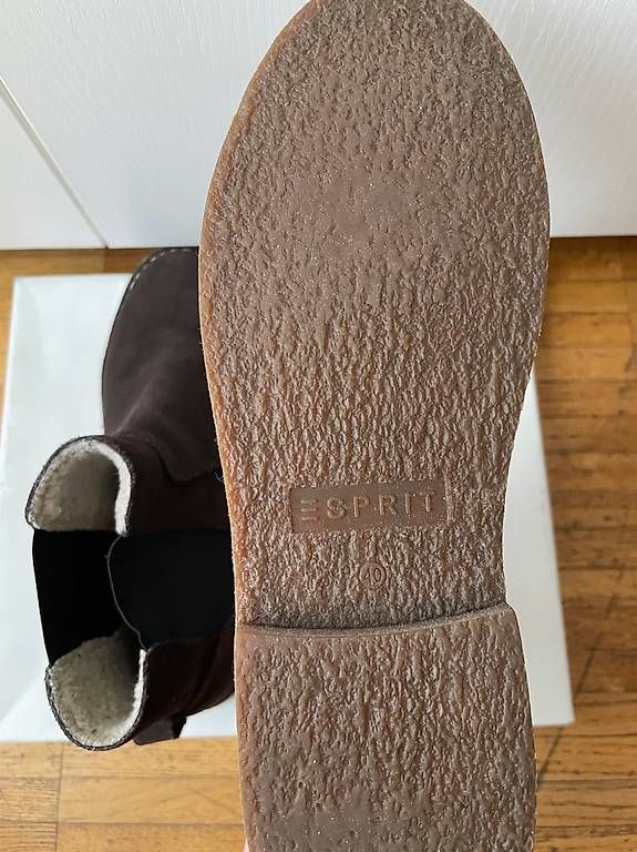 Scarpe da donna: Bottines chaudes brunes en daim Esprit taille 40 – Usato da Ecublens VD venduto da r0c_872m 1