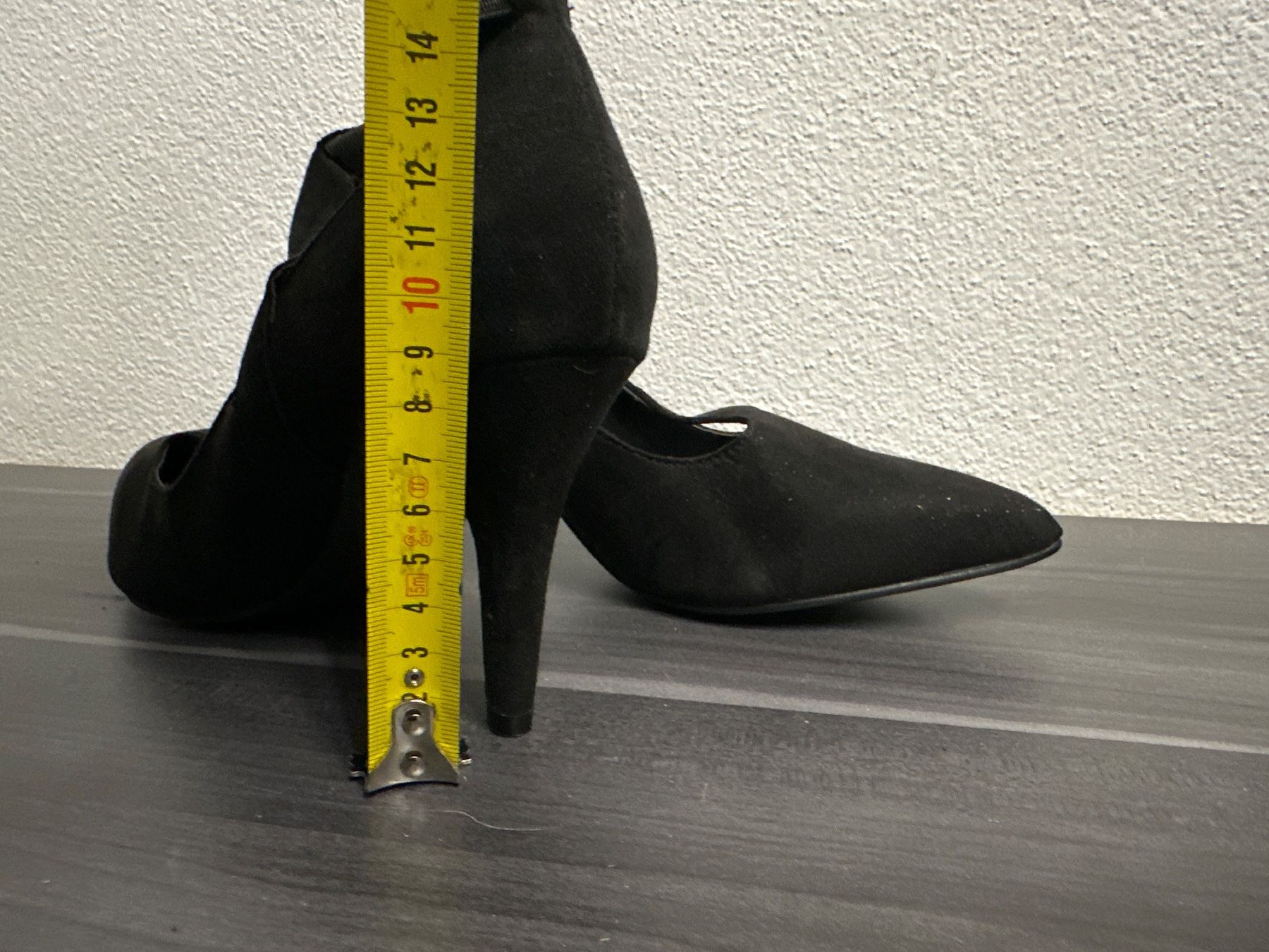 Chaussures femmes: Pumps schwarz Grösse 41 – D'occasion à Aarburg par Tonija 3
