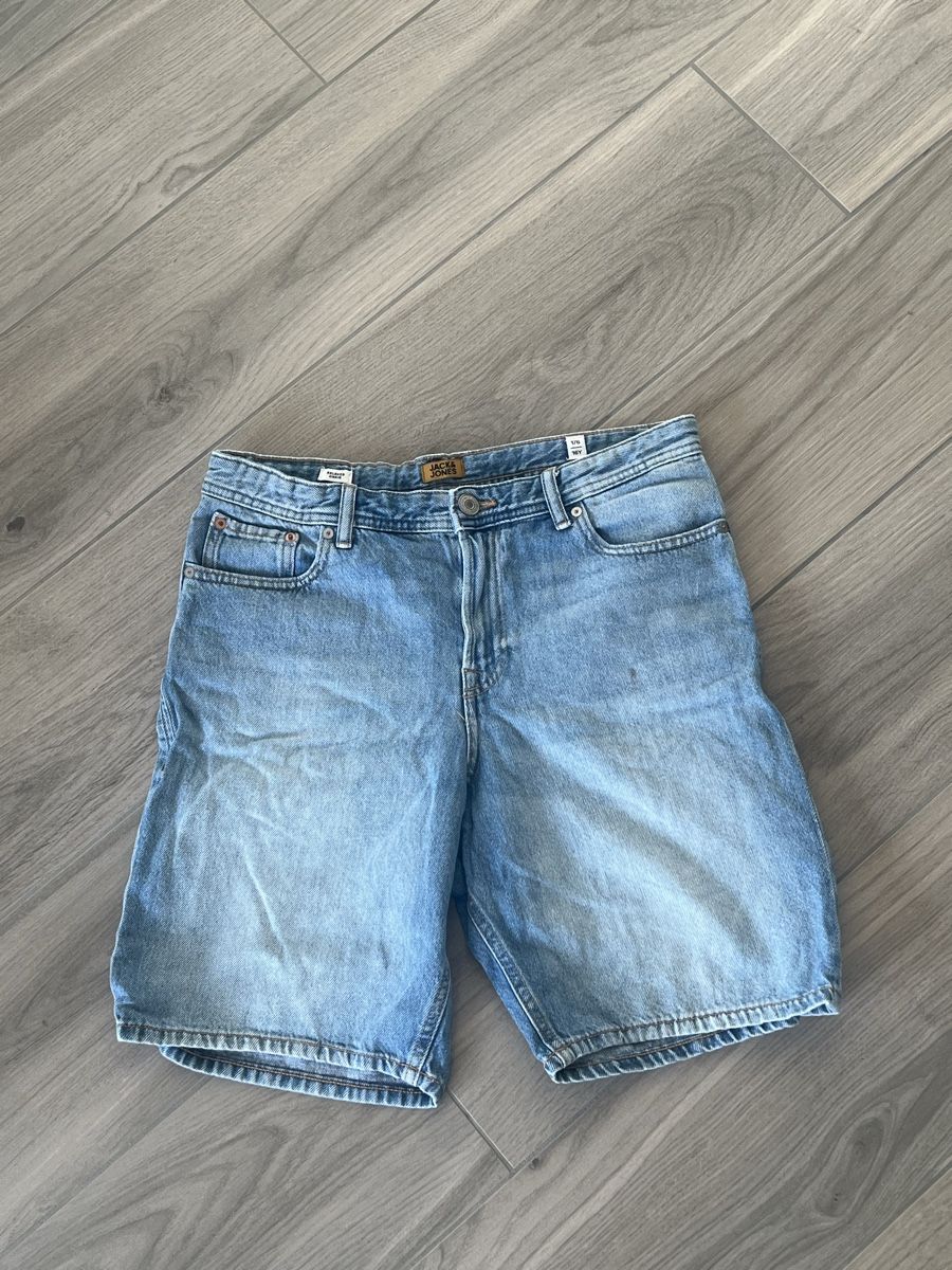 Jack & Jones Pantaloni: Shorts von Jack&Jones Grösse 176 – Usato da Niederhelfenschwil venduto da tab_xlc7