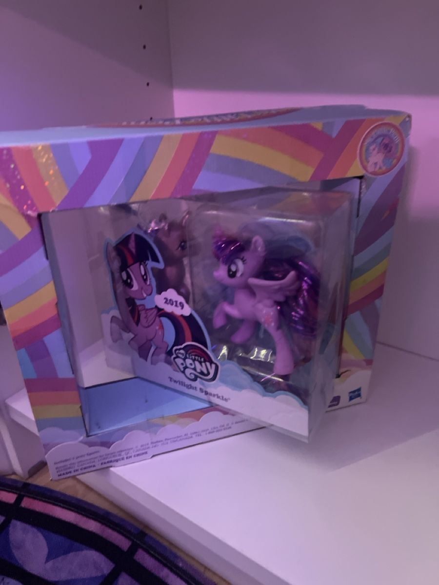 Hasbro Statuette: My little pony sammler  – Usato da Zuchwil venduto da PonyPopArt 1
