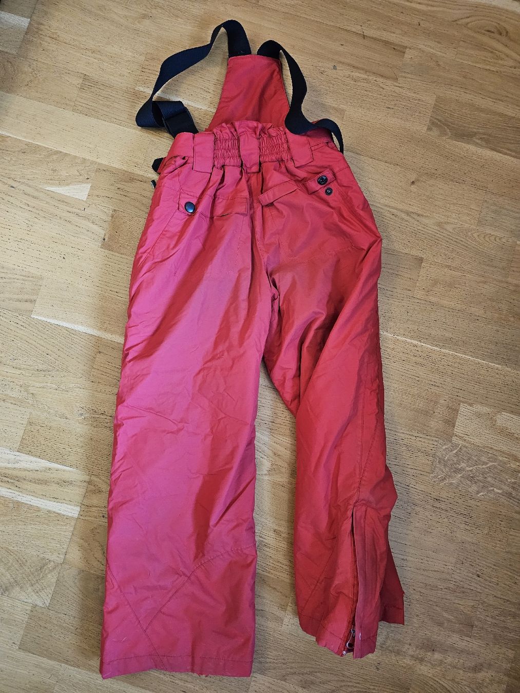 Pantalons: Rote Skihose 122 – D'occasion à Landquart par scharlachroti 1