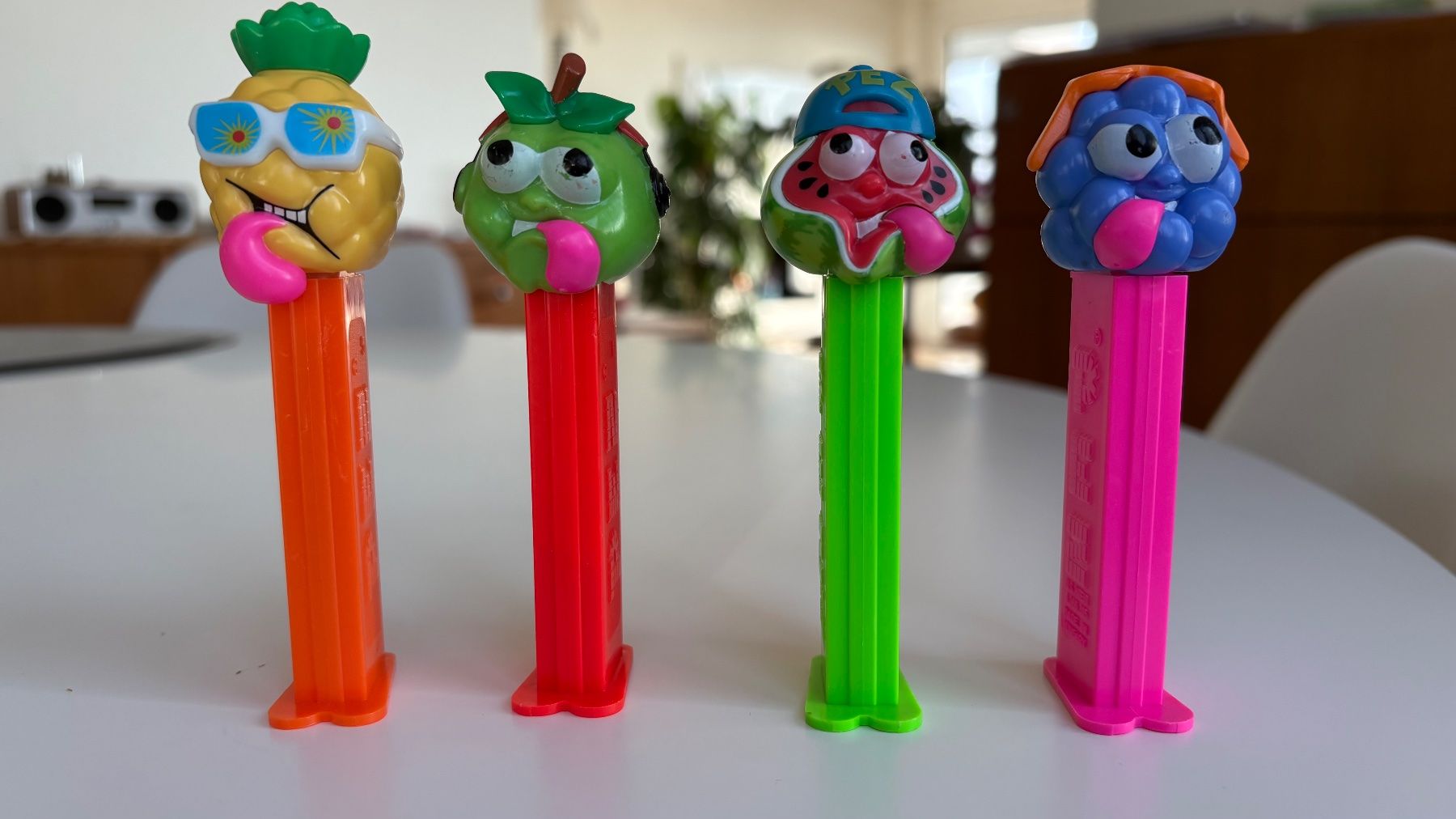 Pez Statuette: PEZ Sourz, komplettes Set, 2002 – Usato da Zürich venduto da Turbotoys