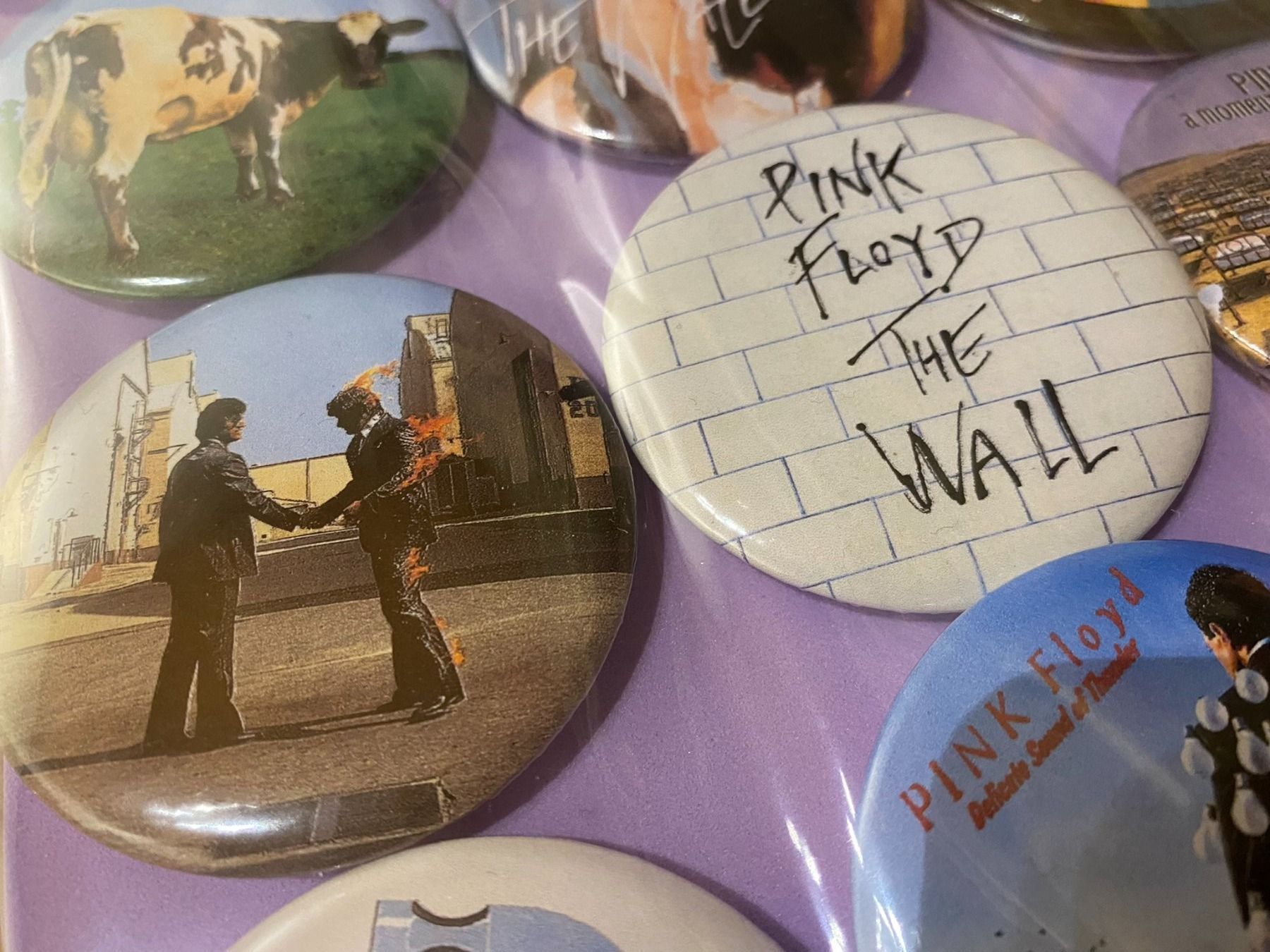 Placchette & Badge: Pink Floyd Ansteck Badges! – Nuovo (secondo la descrizione) da Basel venduto da VinylLover68 6